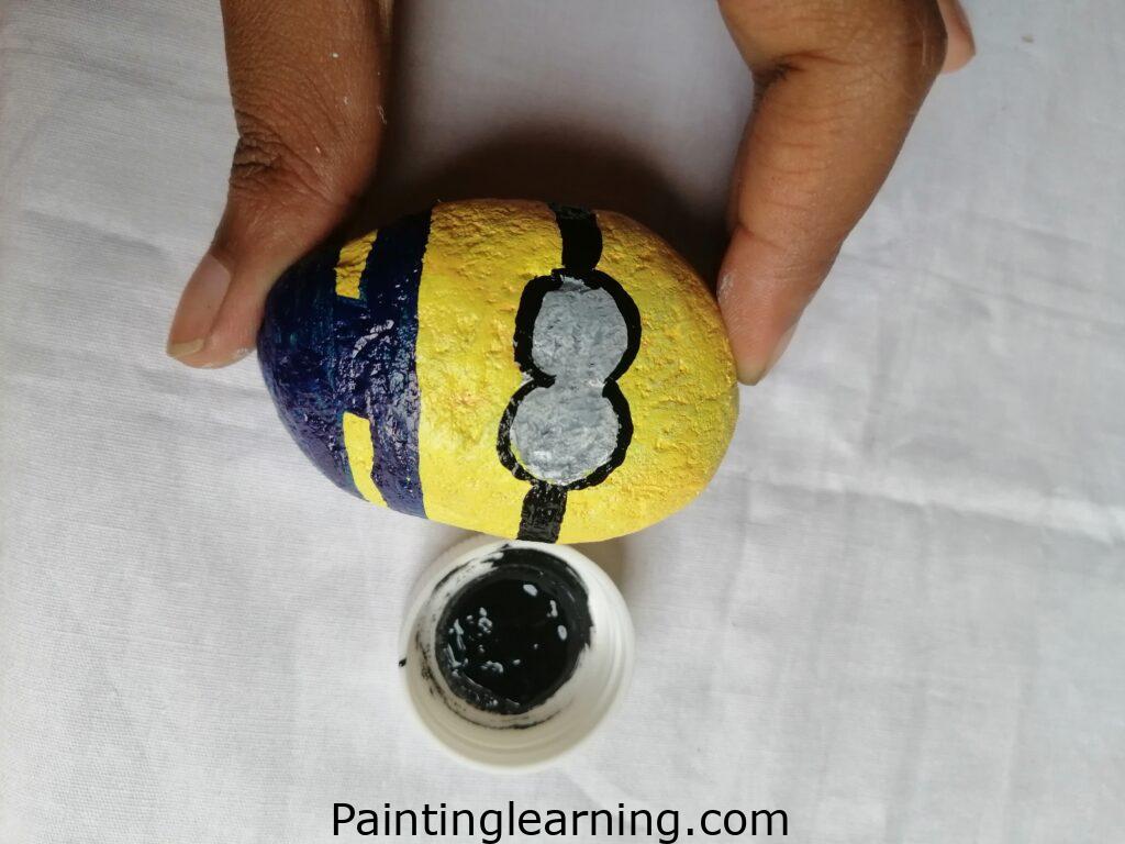 Minion Rocks Step: 3a